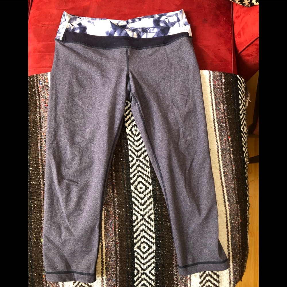 Lululemon Blue 3/4 leggings size 8